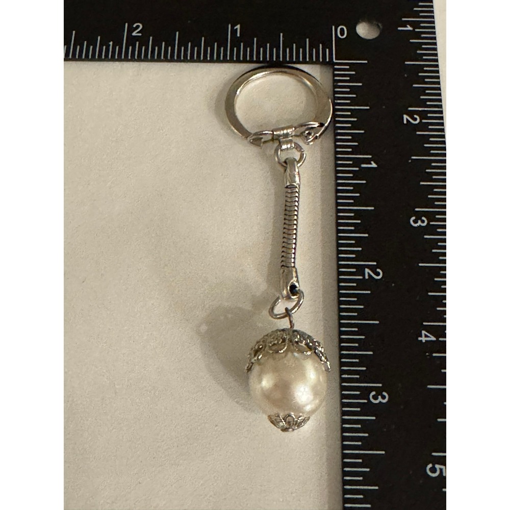 Faux Pearl Keychain‎ Silver Tone Elegant Purse Charm Bag Accessory Decoration